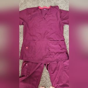 Carhartt scrubs set, cargo pants and utility scrub top. Maroon,  size medium